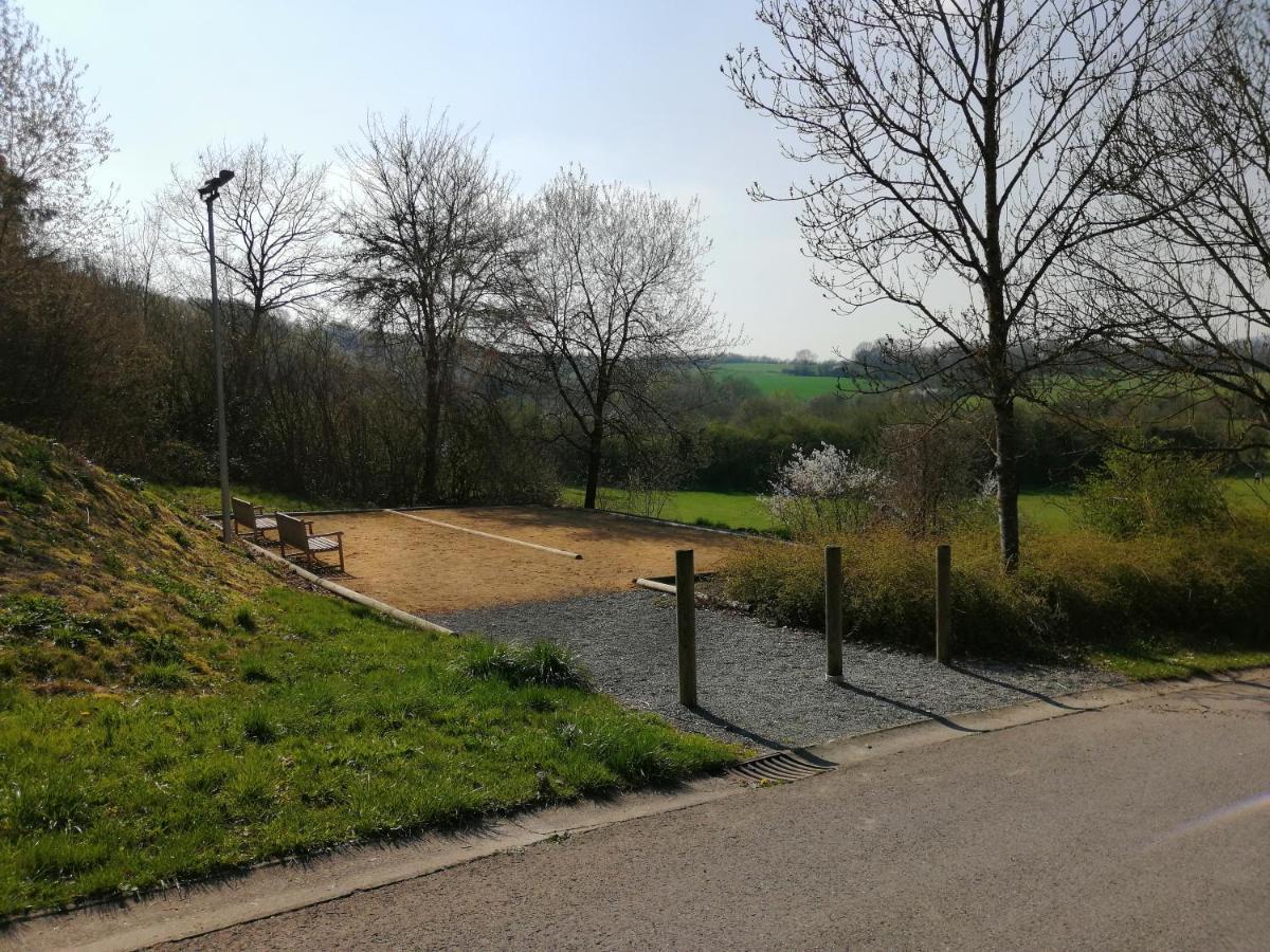 Durbuy, ses ruelles pittoresques, 2ème étape Extérieur photo